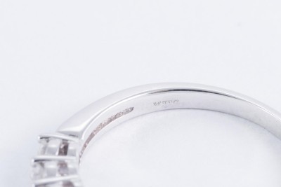 close up of a white gold ring shank