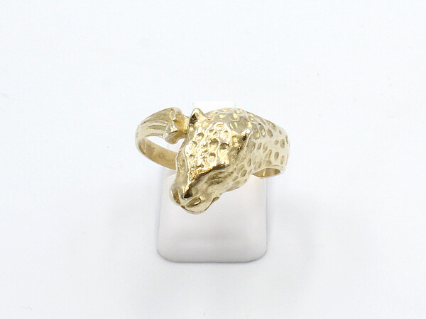 front view of a gold leopard ring