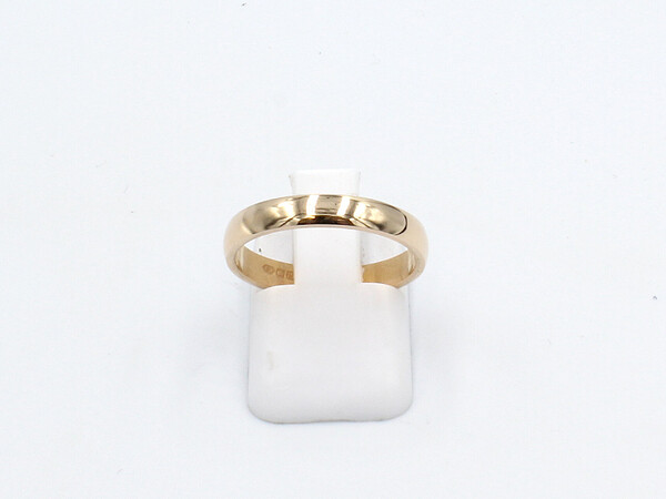 front view of a plain rose gold wedding ring