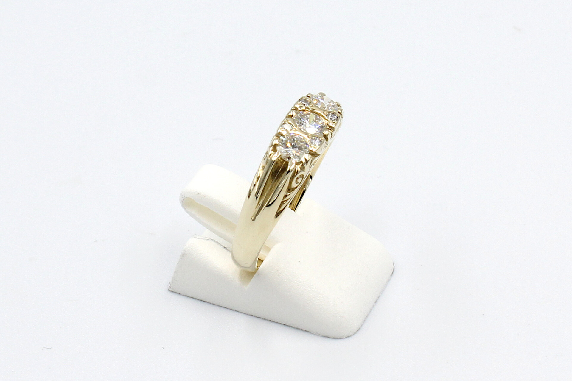 side view vintage style gold and diamond ring
