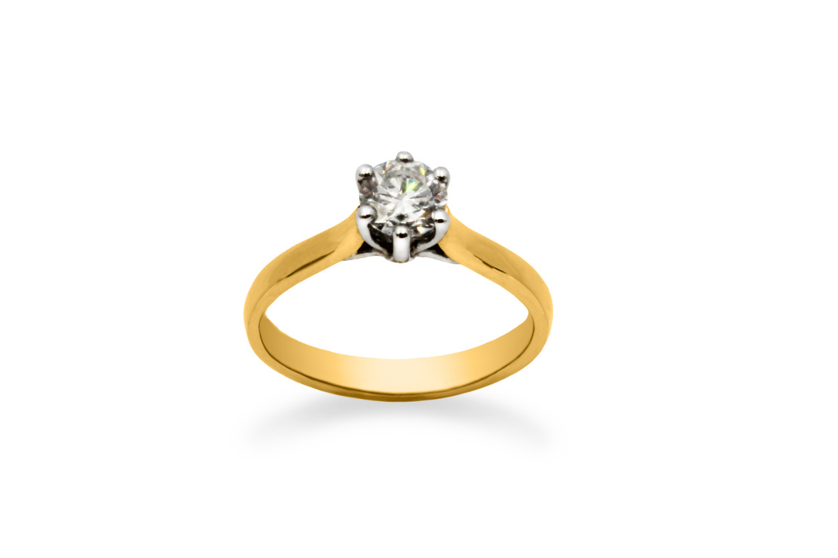 solitaire diamond ring made from yellow gold
