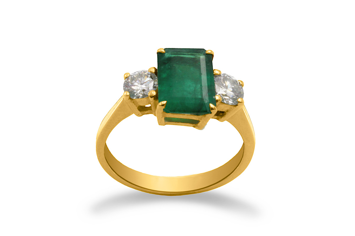 multi-gem gold ring with emerald and diamonds